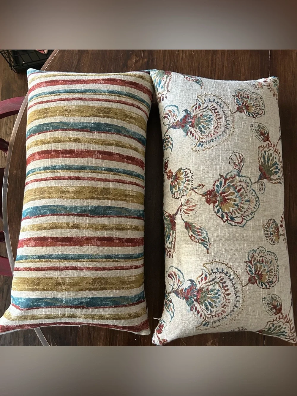Set of 2 Lumbar 25”x13” Floral Striped Pillows Unbranded No MaterialTag